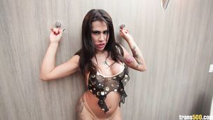 Seductive brunette Bruna Prado displays her delicious booty